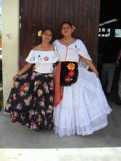 Mexican-Girls-Mexico-Unit-Spanish-Lesson-Plans-World-Language-Cafe