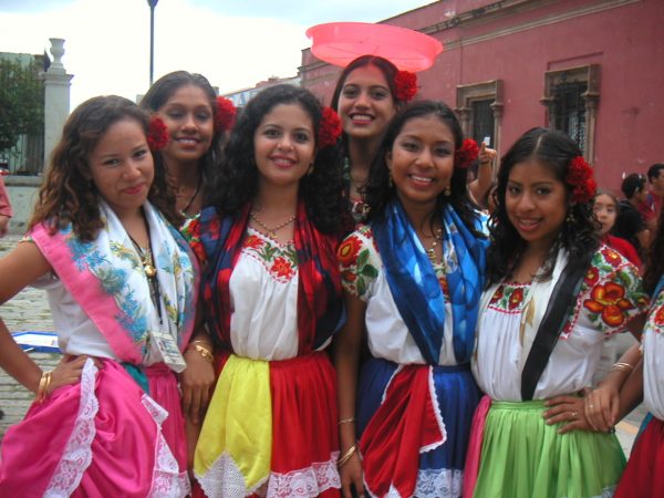 Mexican-Guelaguetza-Dancers-Mexico-Unit-Spanish-Lesson-Plans-World-Language-Cafe